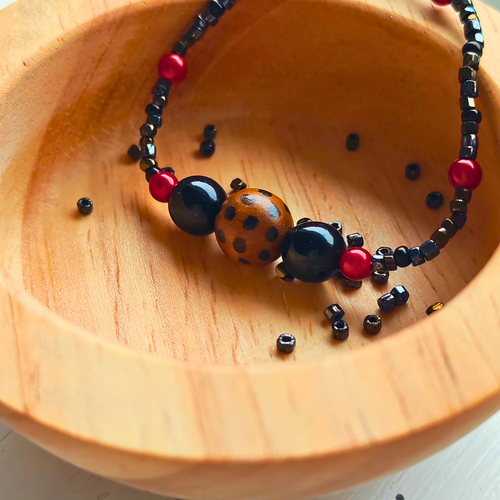 Crimson Leopard – 1 Bracelet Kit for Cozy Evening