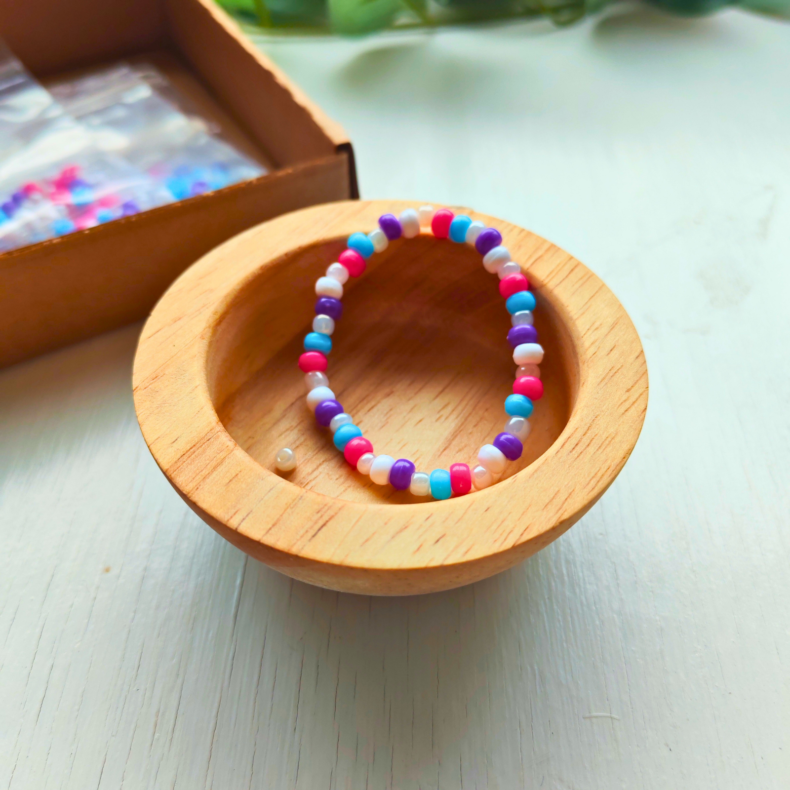 Pastel Fun - 8 Bracelets Kits for a Cozy Evening