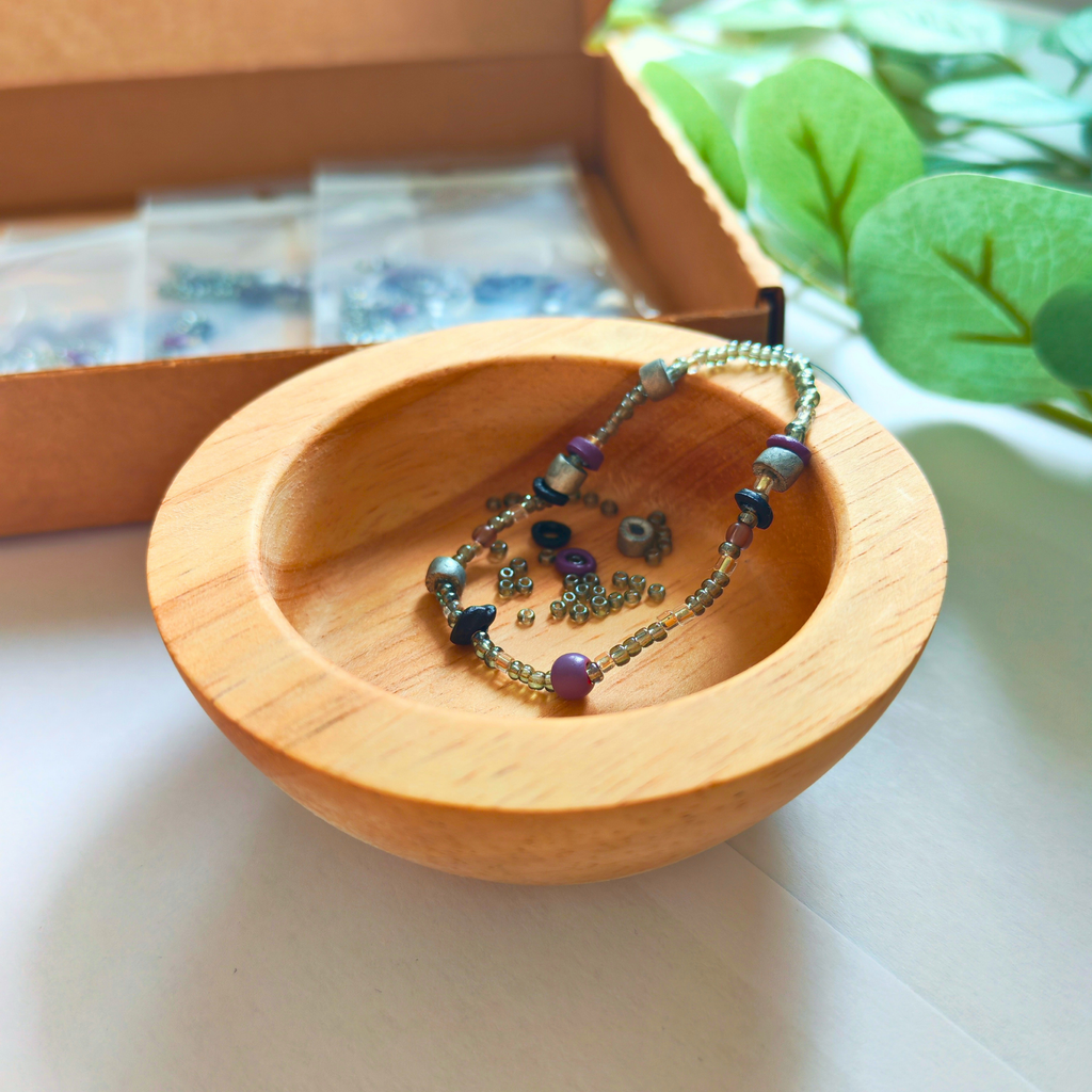 On The Moon - 6 Bracelets Kits for a Cozy Evening