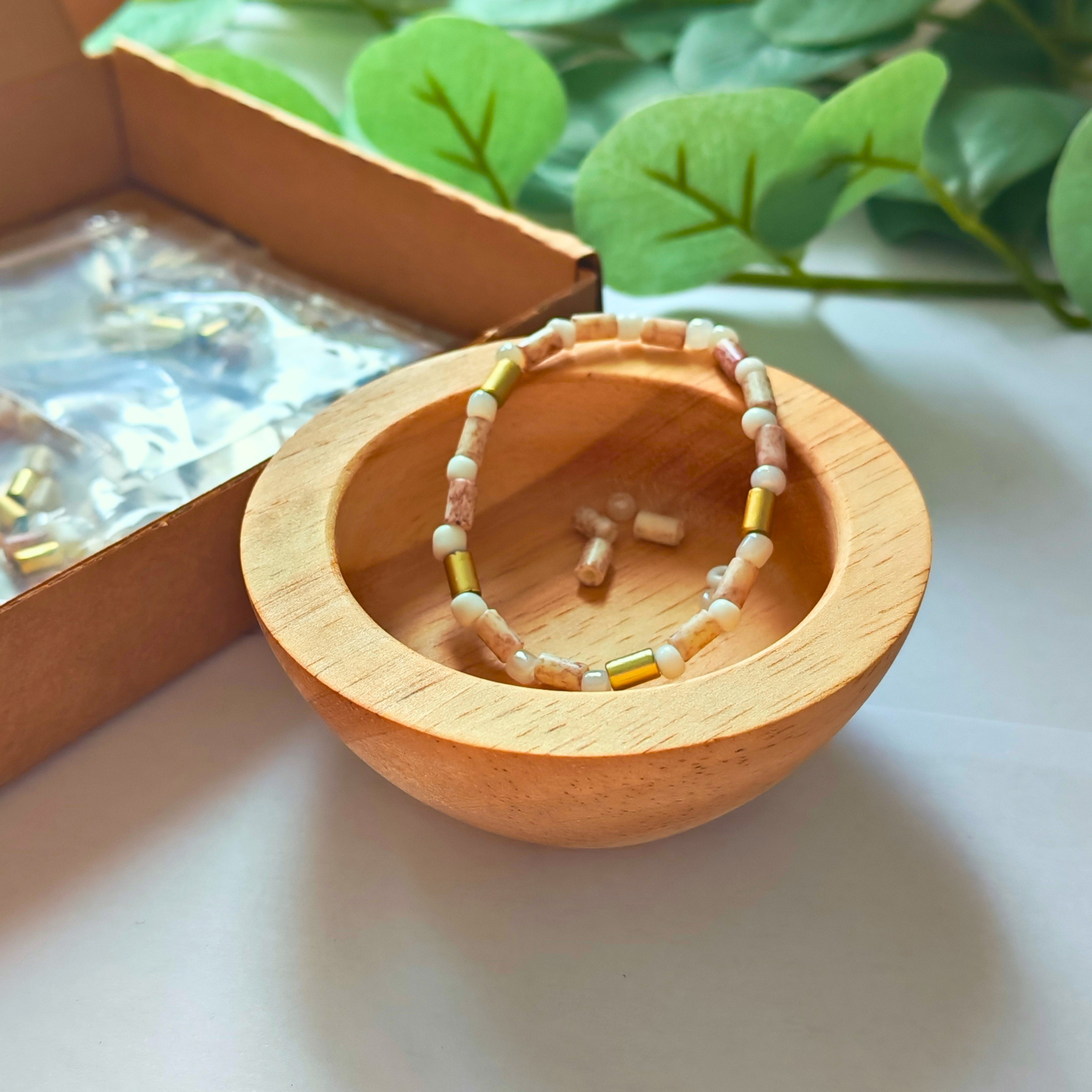 Blush Marble & Pearl - 8 Bracelets Kits for Cozy Evenings