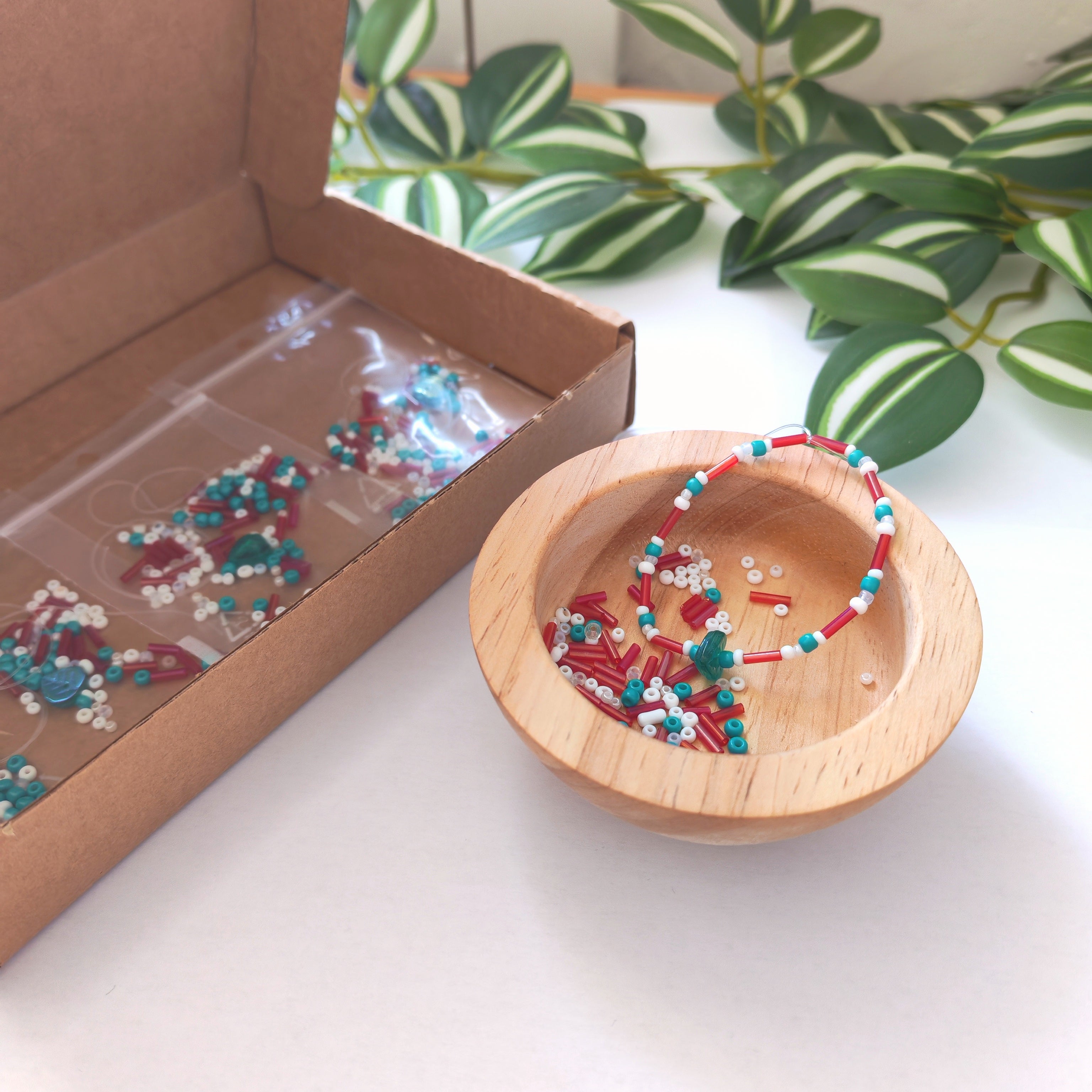 Coral Tide - 4 Bracelets Kits for Cozy Evening