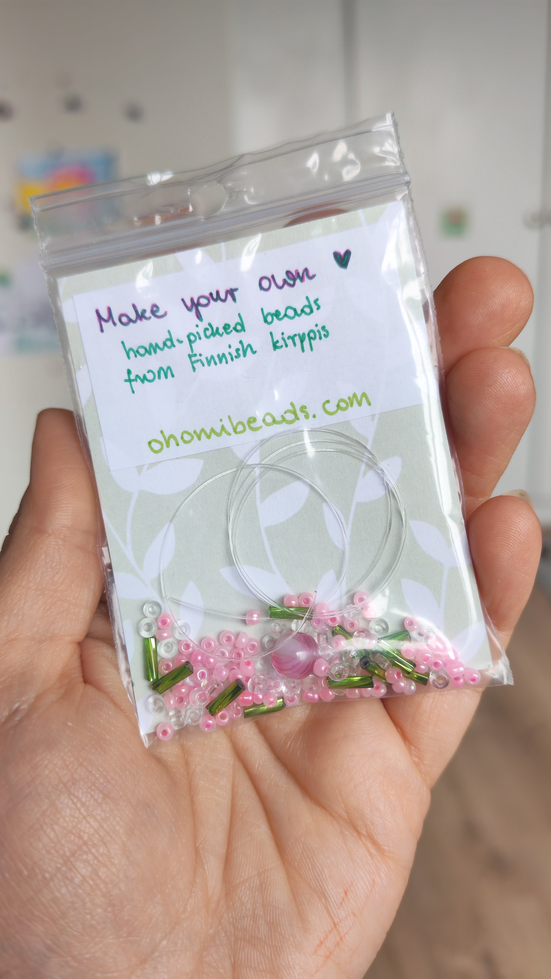First Bloom – 1 Bracelet Kit for Cozy Evening