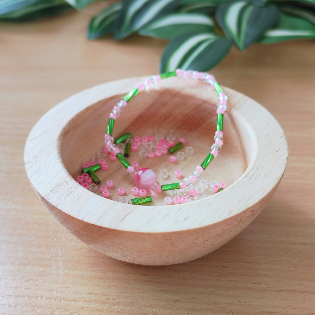First Bloom – 1 Bracelet Kit for Cozy Evening